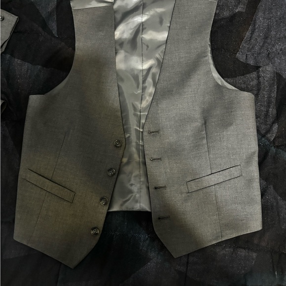 Three piece suit worn twice great quality.grey. - Picture 2 of 5